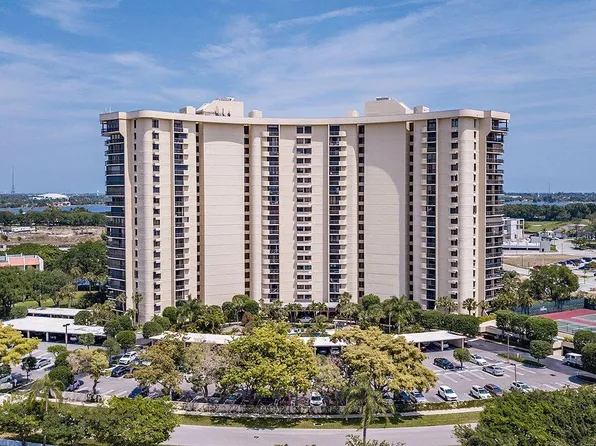 2480 Presidential Way #204, West Palm Beach, FL 33401