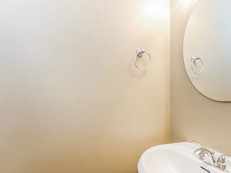 210 Greenland Dr — Photo 16