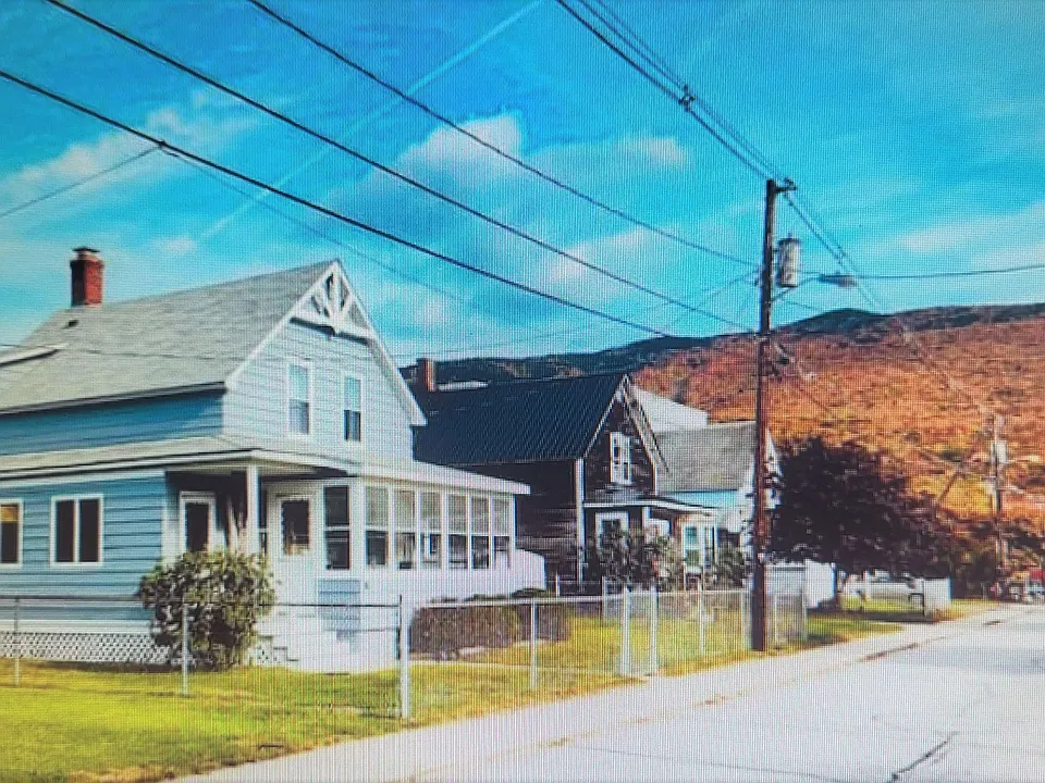 18 School St