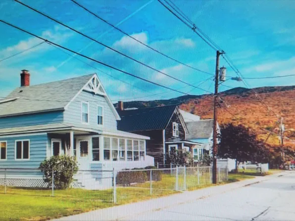 18 School St, Lincoln, NH 03251