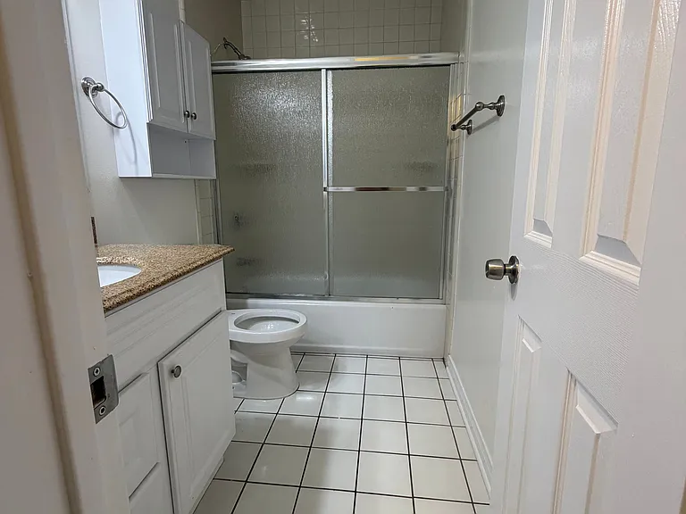 3762 Canfield Ave — Photo 10