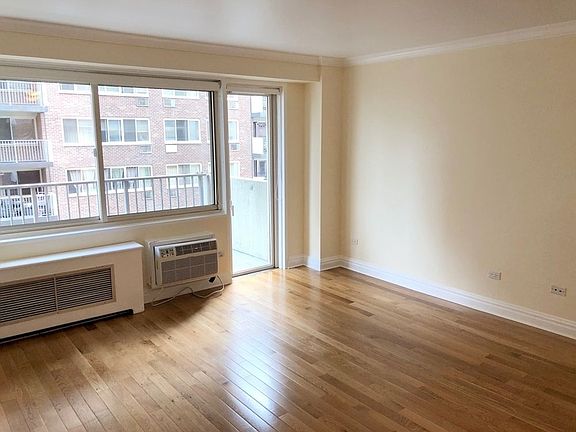 2nd image of 135 W 96th St APT 9E