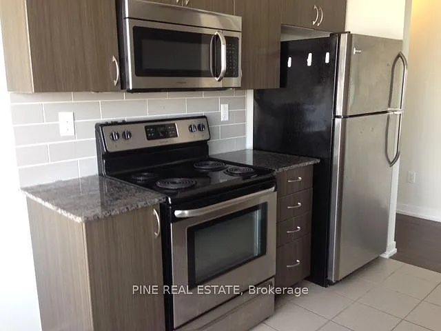 812 Lansdowne Ave #1212 — Photo 12