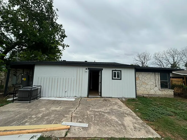 3354 W Woodlawn Ave — Photo 16