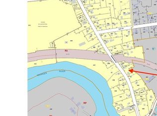 52 Wadsworth St, Thomaston, ME 04861