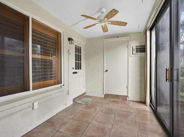 315 Pine Ridge Circle #D-1, Greenacres, FL 33463