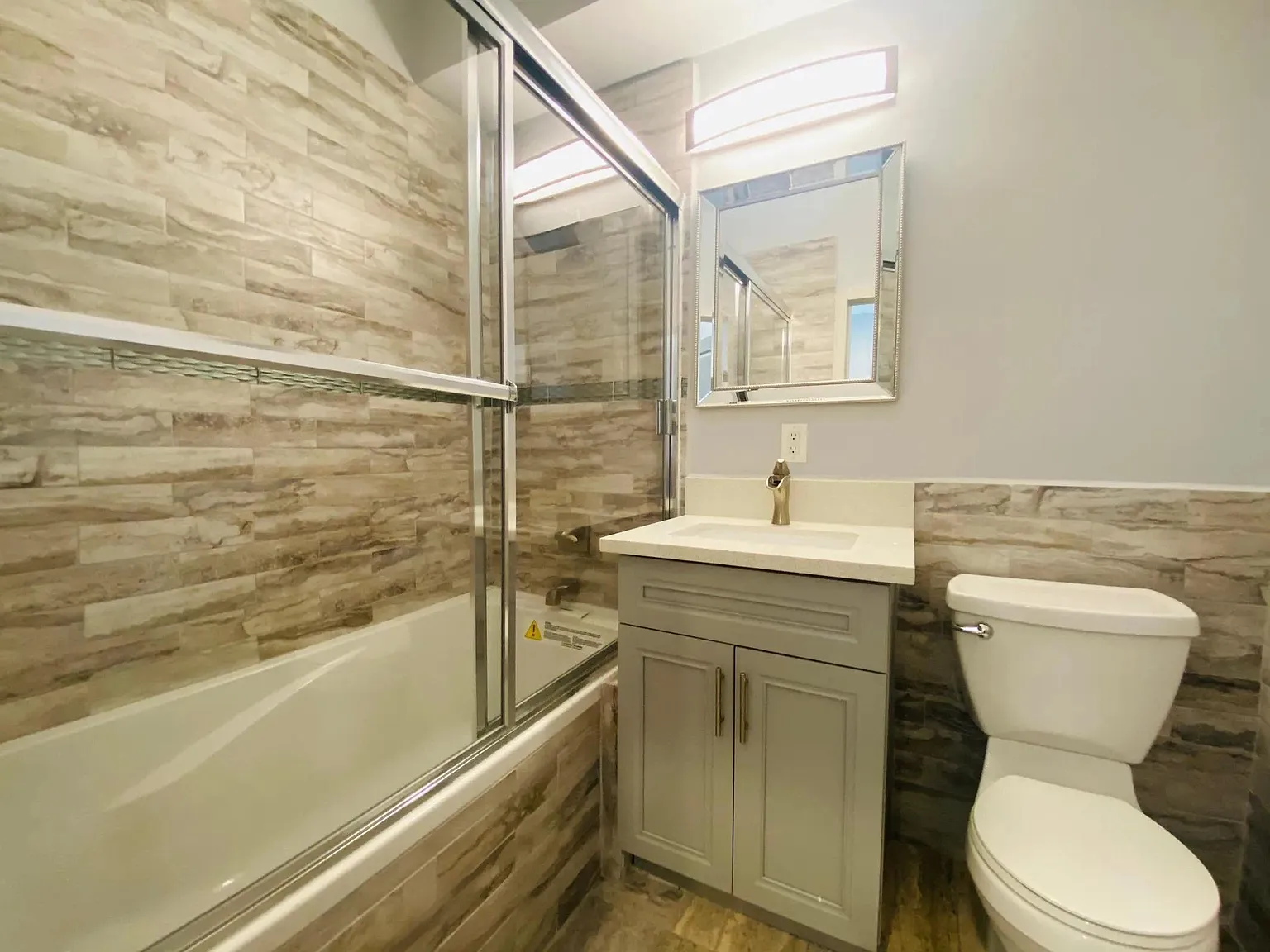 3 bed, 1120 sqft, $3,795 — Photo 4