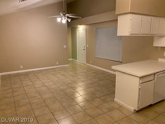 4th image of 423 S Tonopah Dr