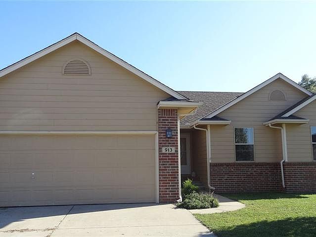 1st image of 913 Country Ln