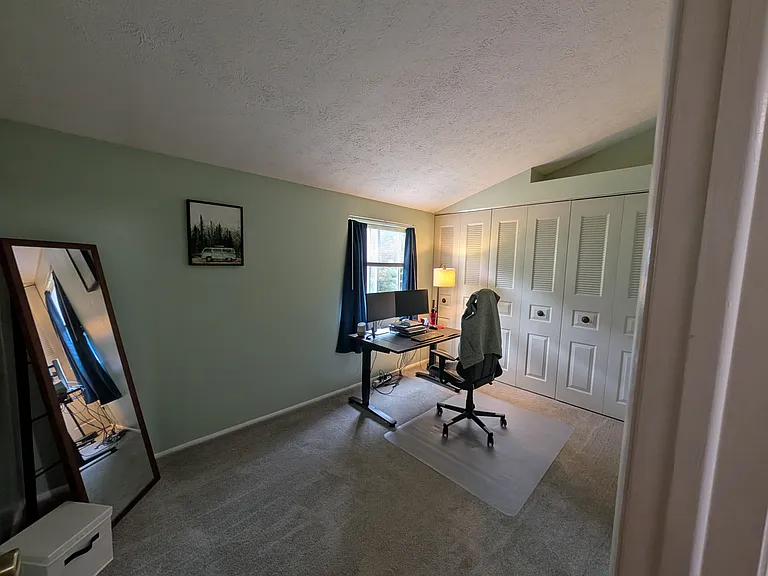 136 Saxonwald Ln — Photo 6