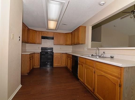 4th image of 1329 Essex Dr