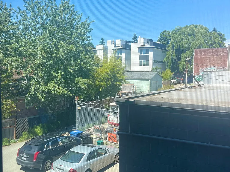 4111 Stone Way N — Photo 63