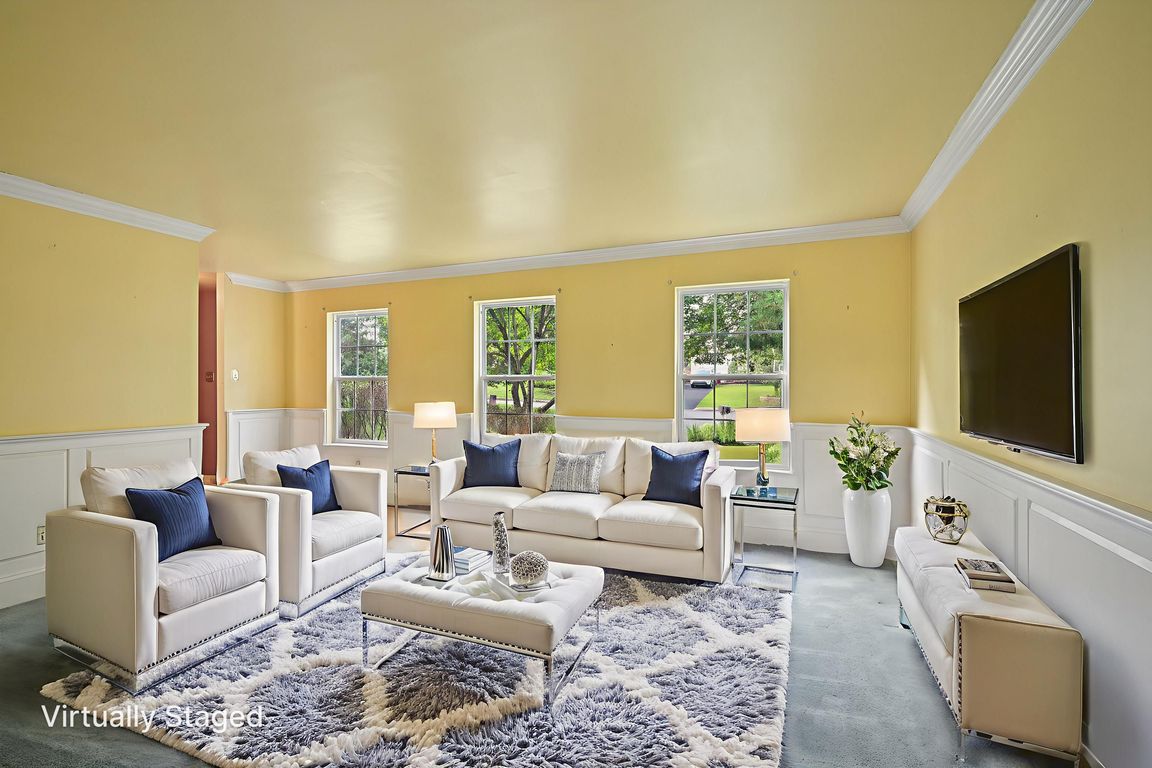Summit Way-S0608-021 virtually staged watermark