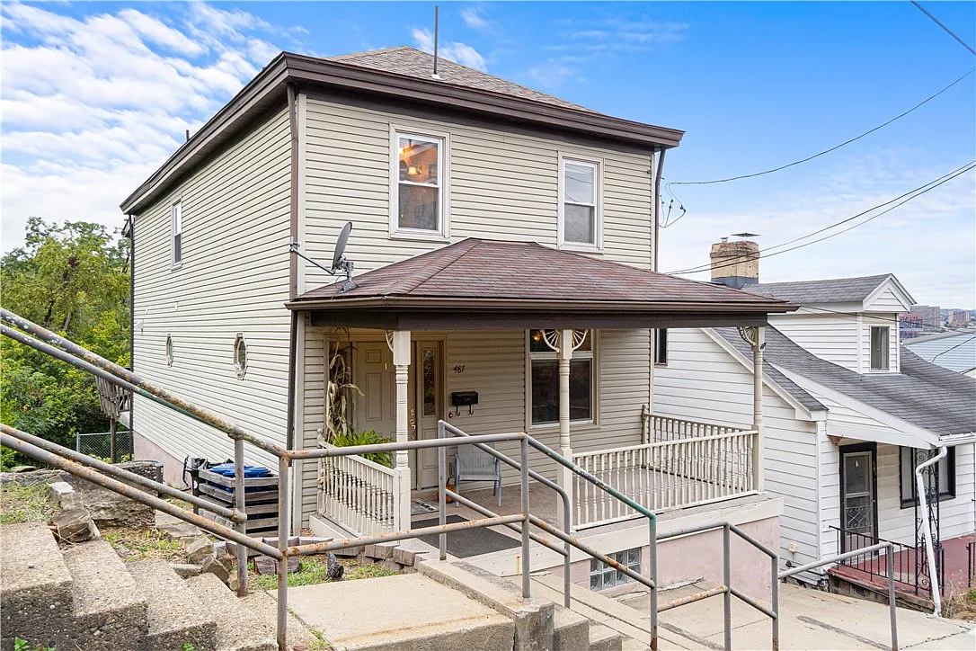 487 Sterling St photo 1