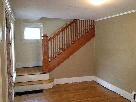 3rd image of 718 E University Ave
