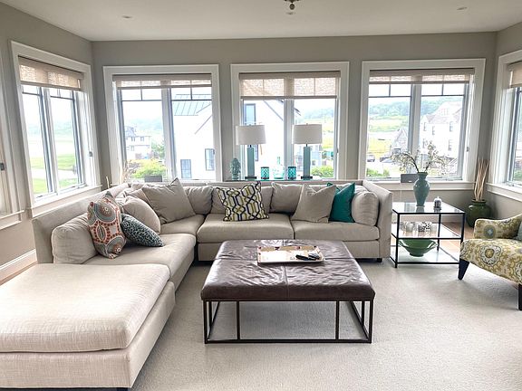 3rd floor living area
