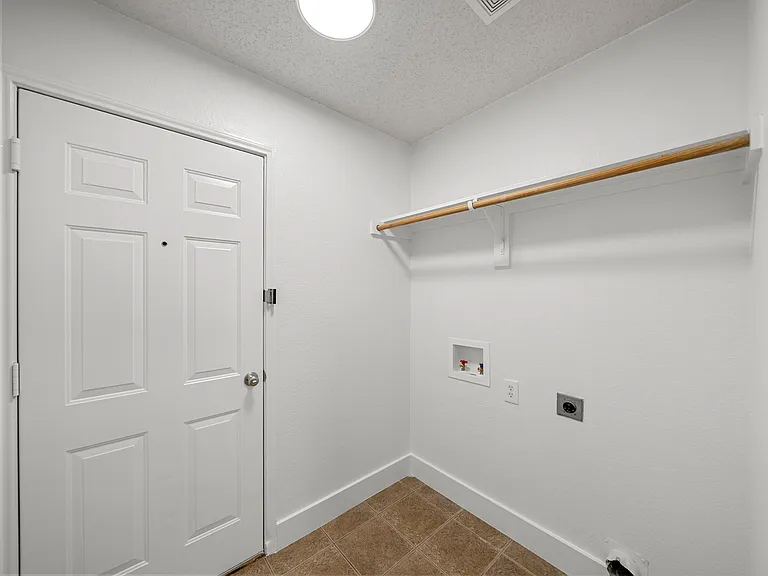 526 Wyoming Dr — Photo 16