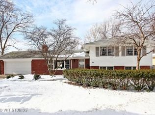 946 Dolores Dr, Bensenville, IL 60106