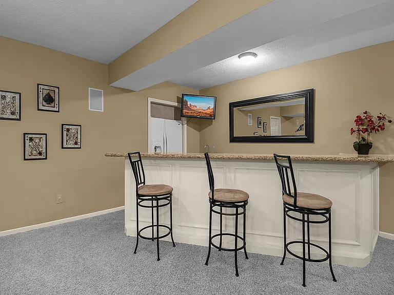 5464 Sandy Dr — Photo 20