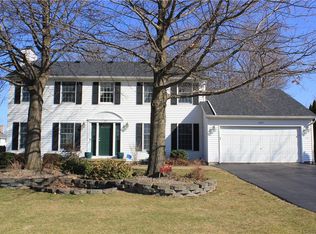 527 Bram Hall Dr, Rochester, NY 14626