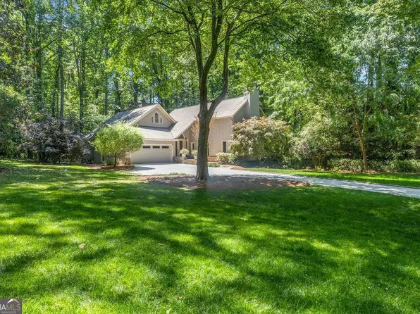 1061 Winding Branch Cir, Dunwoody, GA 30338