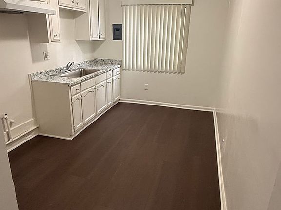 5th image of 4861 Clara St #1