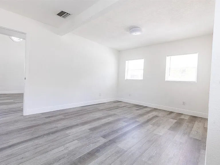 6906 N Lynn Ave — Photo 17