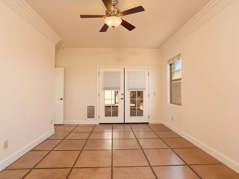 1029 E Blanton Dr — Photo 15
