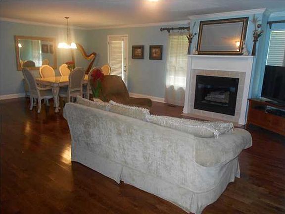 3rd image of 4930 Waverly Ct