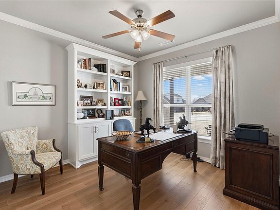 4th image of 664 Malbec Rd