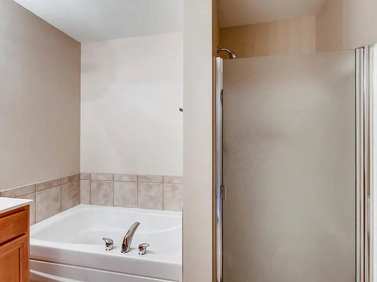2137 Sunrise Cir — Photo 4