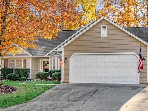 3301 Northbrook Dr, Greensboro, NC 27410
