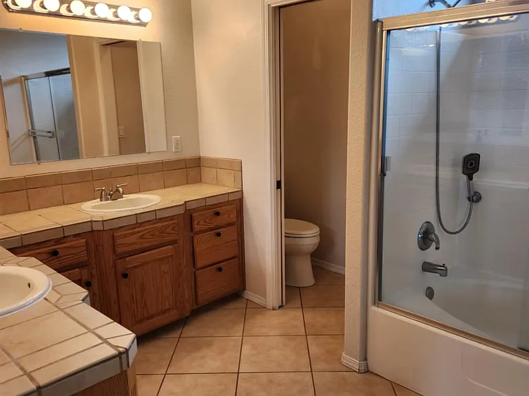 2272 Briarwood Cir — Photo 11