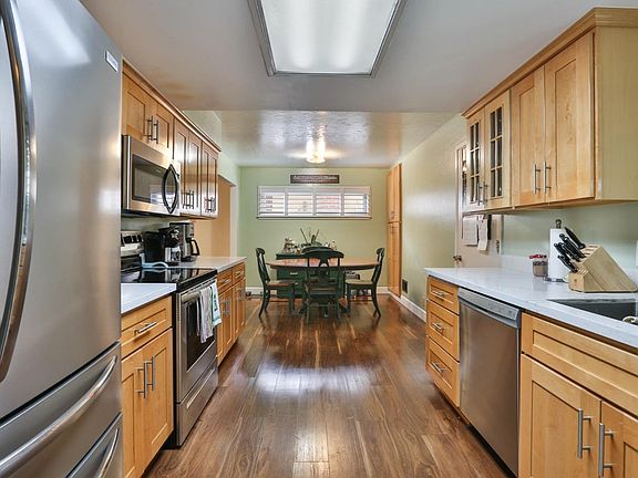 4th image of 2256 Middletown Dr