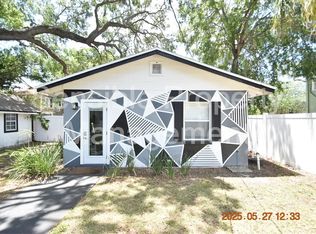 907 Jones St, Clearwater, FL 33755