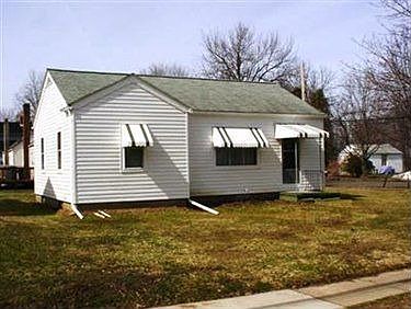 1st image of 351 Oakwood St