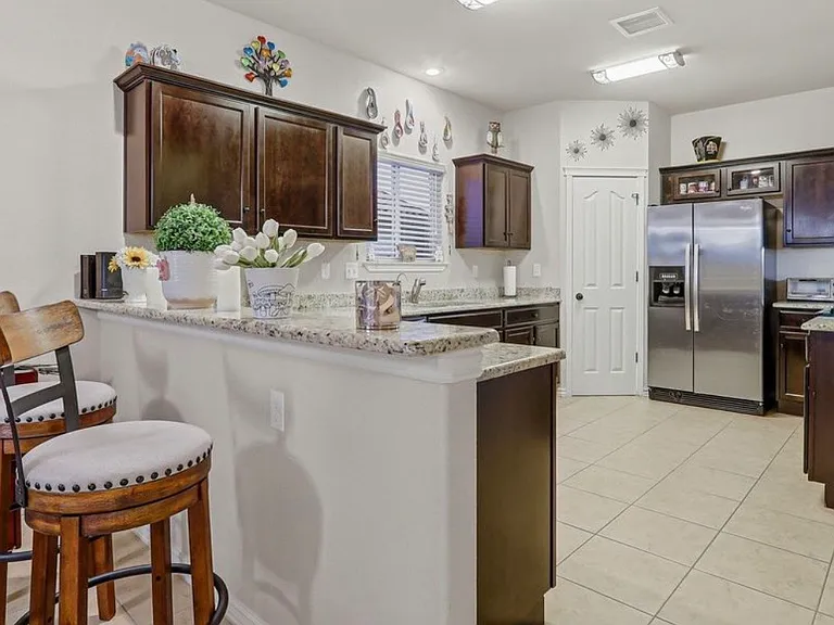 5601 Valley Maple Dr — Photo 4