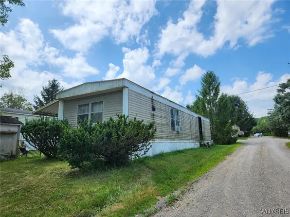 7207 Hunters Creek Rd #37, Holland, NY 14080