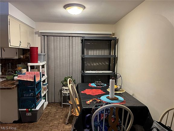 4th image of 1605 Country Club Ave