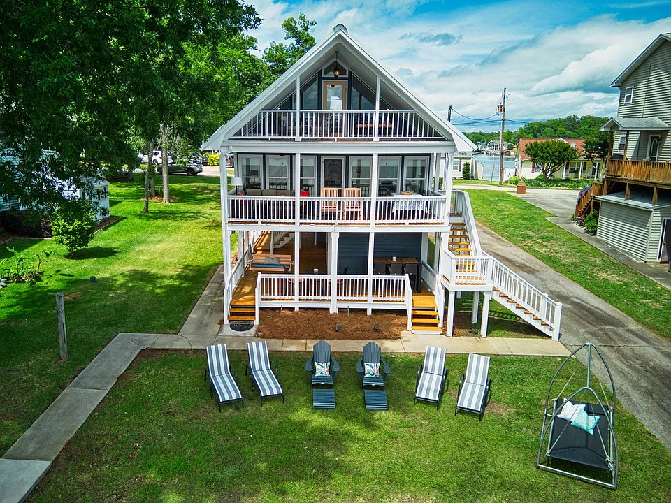 200 Mariners Pointe Rd