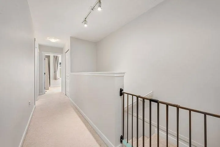 5551 Admiral Way #27 — Photo 33