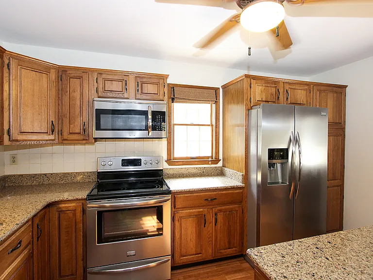 2204 Luzerne Ave — Photo 8