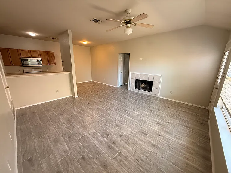 1235 Orchard Park Cir — Photo 2