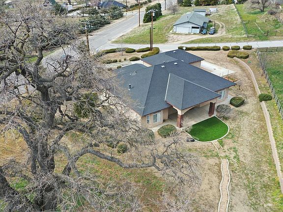 3rd image of 23780 Coyote Ct
