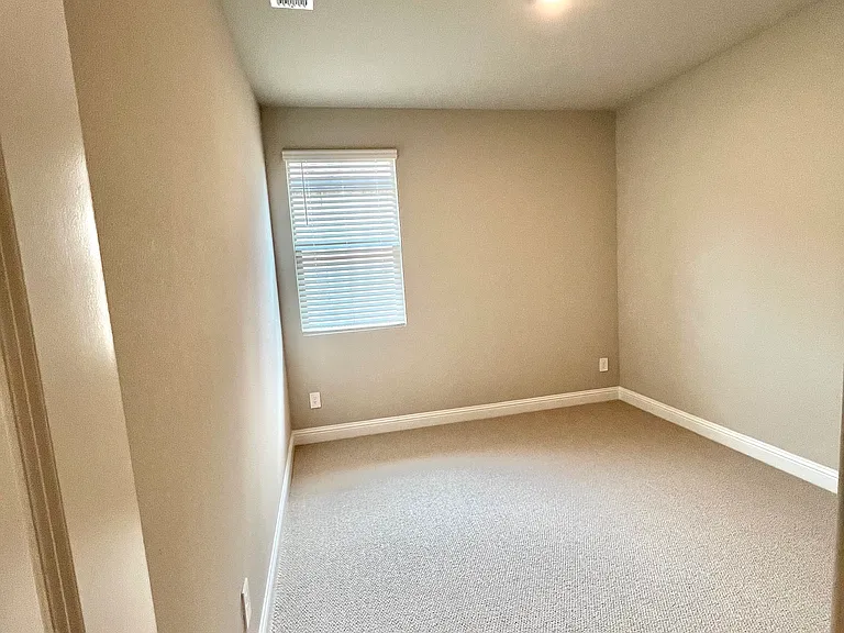 1411 Winters Way — Photo 10