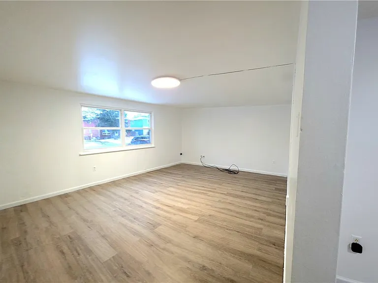 50 Strasbourg Dr #LOWER — Photo 4