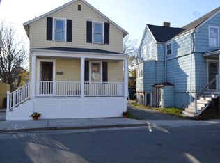 8 Hall Ave, Newport, RI 02840