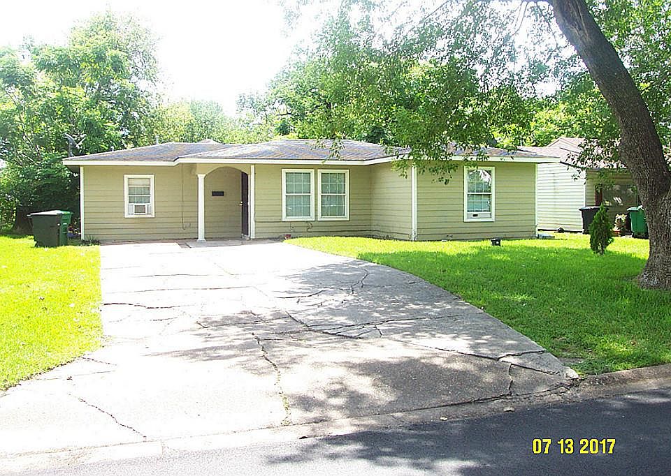 1st image of 8109 Redfern Dr