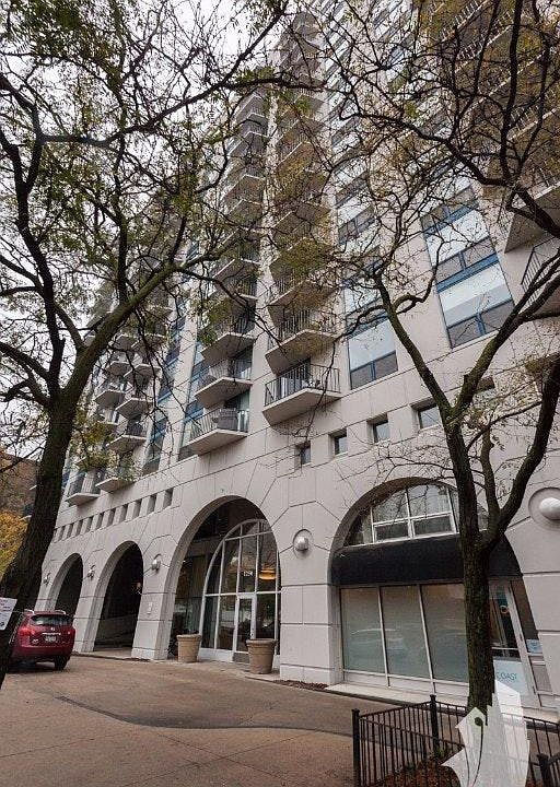 1st image of 1250 N La Salle Dr #9th