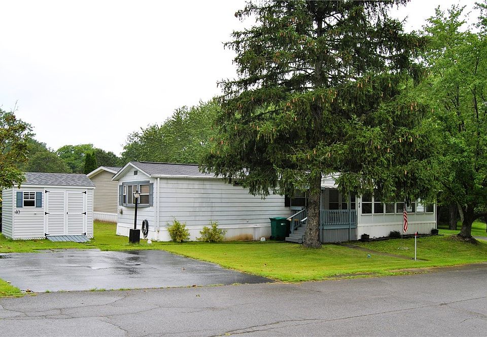 1st image of 40 Parkview Dr